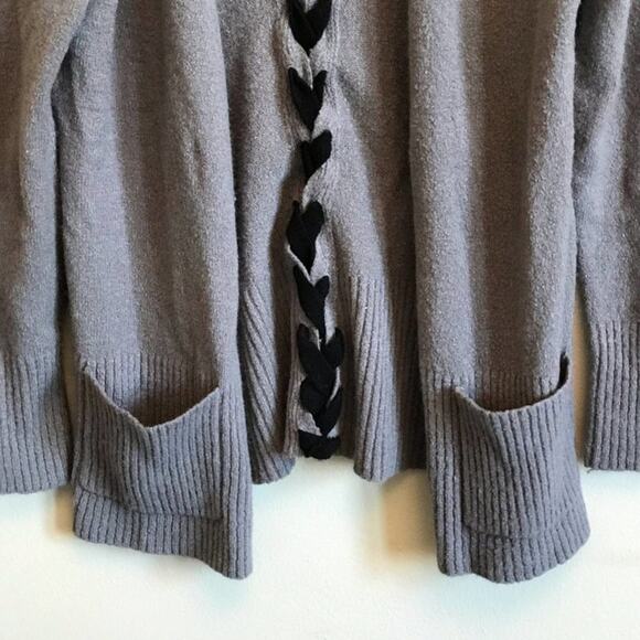 Daytrip M cardigan long sleeve pockets gray black criss cross - Picture 3 of 7